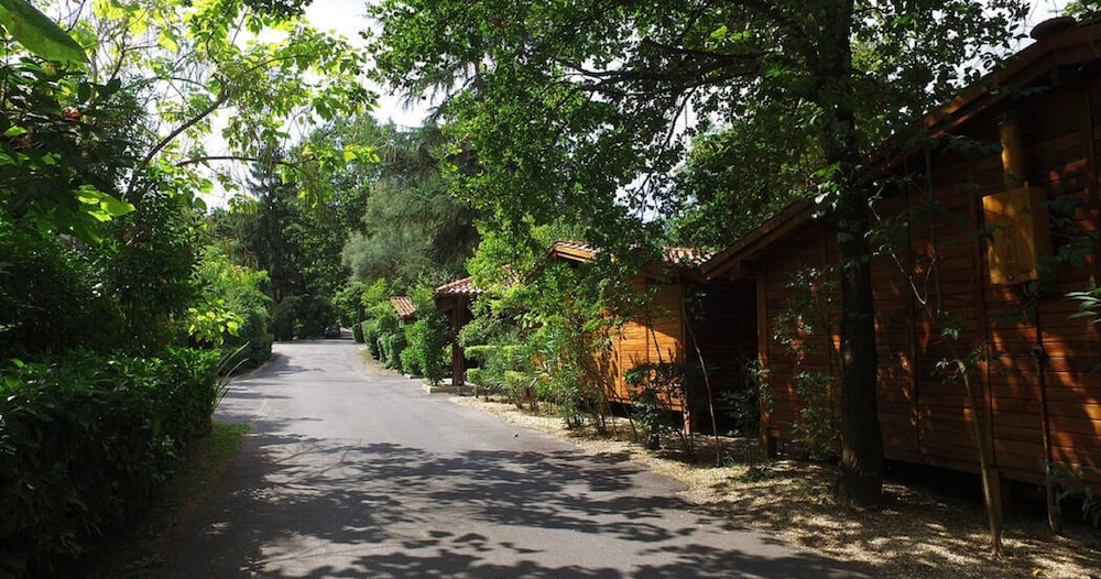 SEVEN HILLS Camping & Village 14/16