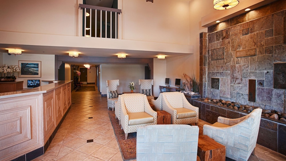 Best Western Plus Monterey Inn 38/46