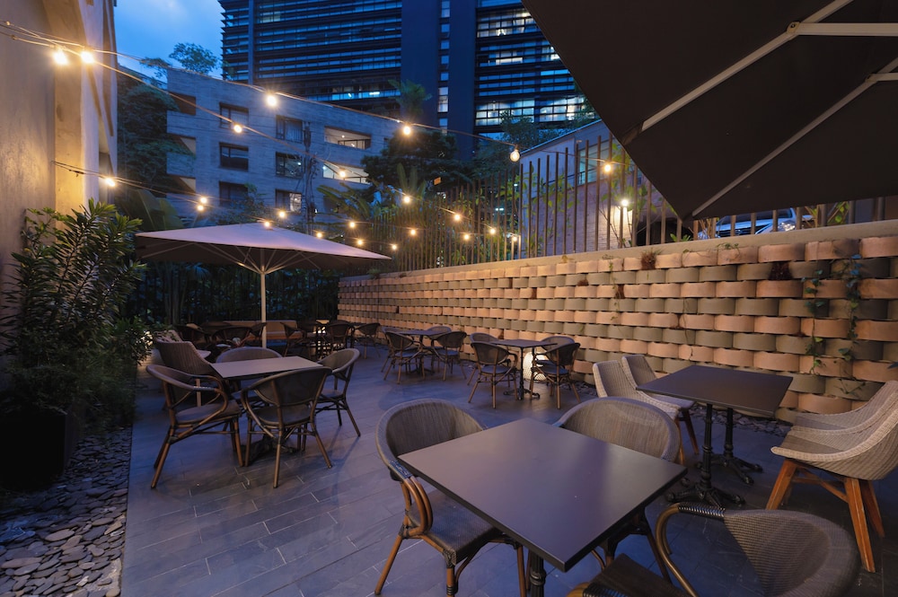 LETTERA HOTEL 40/50