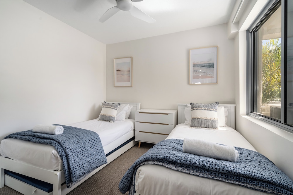 3 Bedrooms, Adjoining, Apartment, 2 Queen and Twin Beds