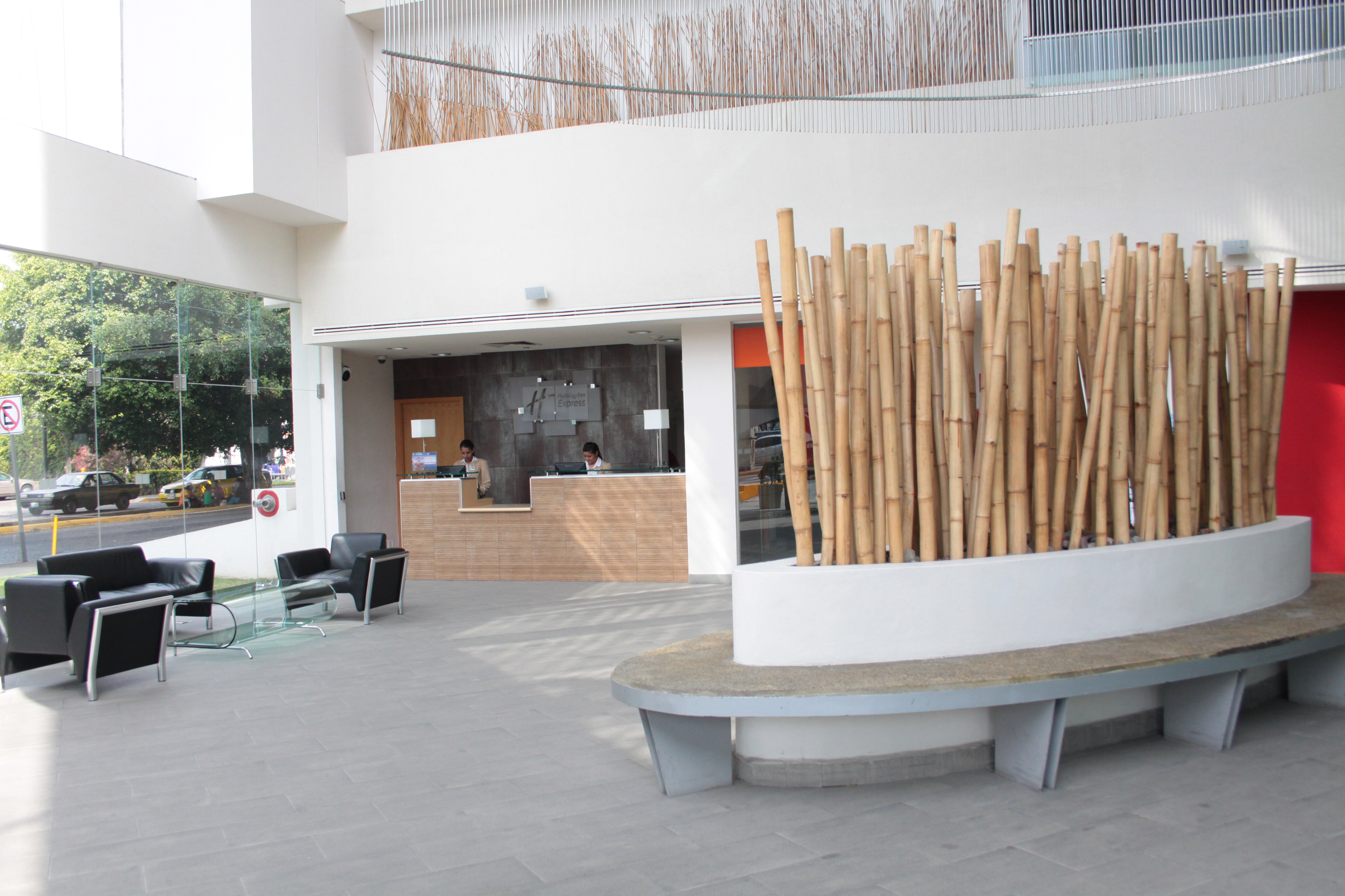 Holiday Inn Express Guadalajara Expo 11/72