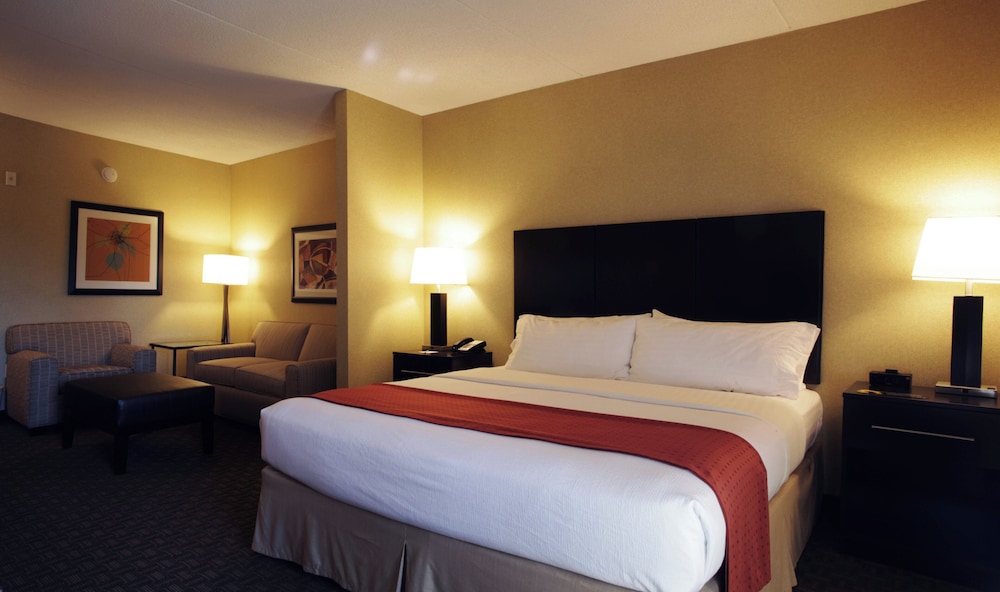 Holiday Inn Phoenix Chandler 30/70