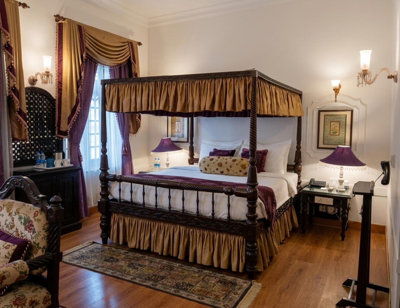 Crown, Club, Suite