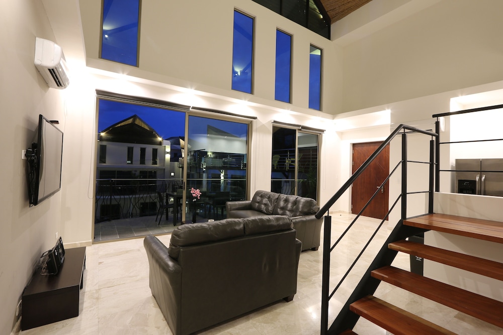 Sky Penthouses At Oceano 36/50