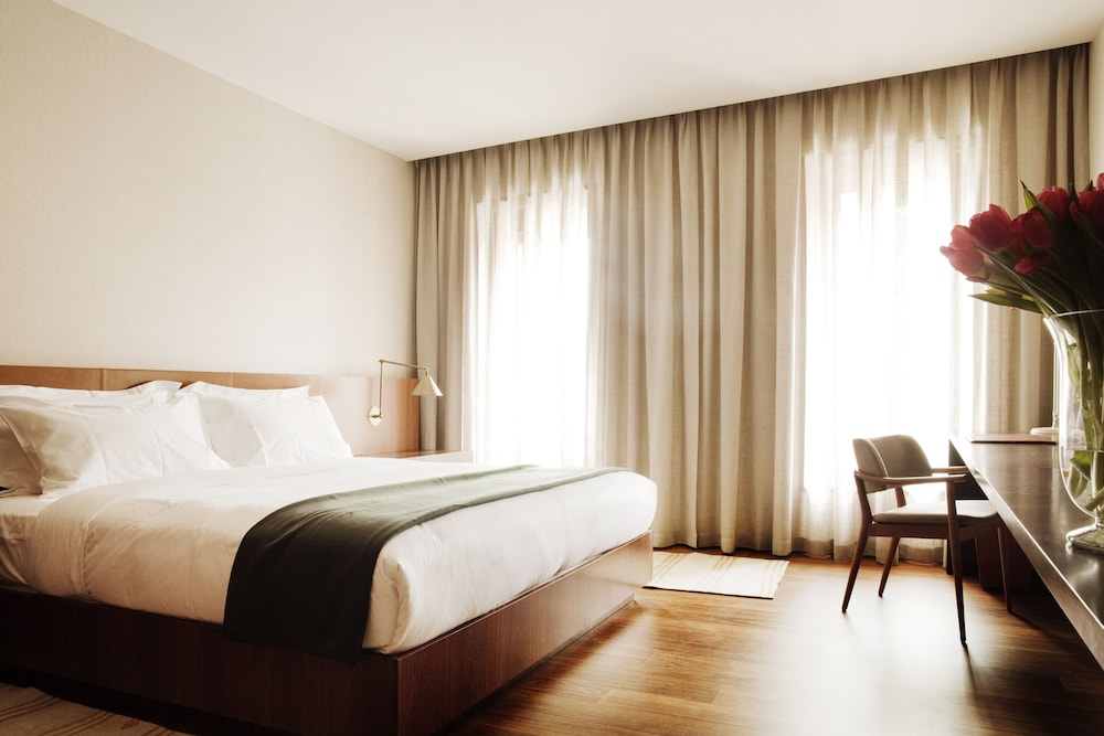 Square Nine Hotel Belgrade 13/81