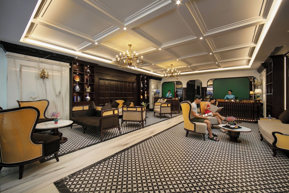 MAY DE VILLE Crown Hotel 27/46