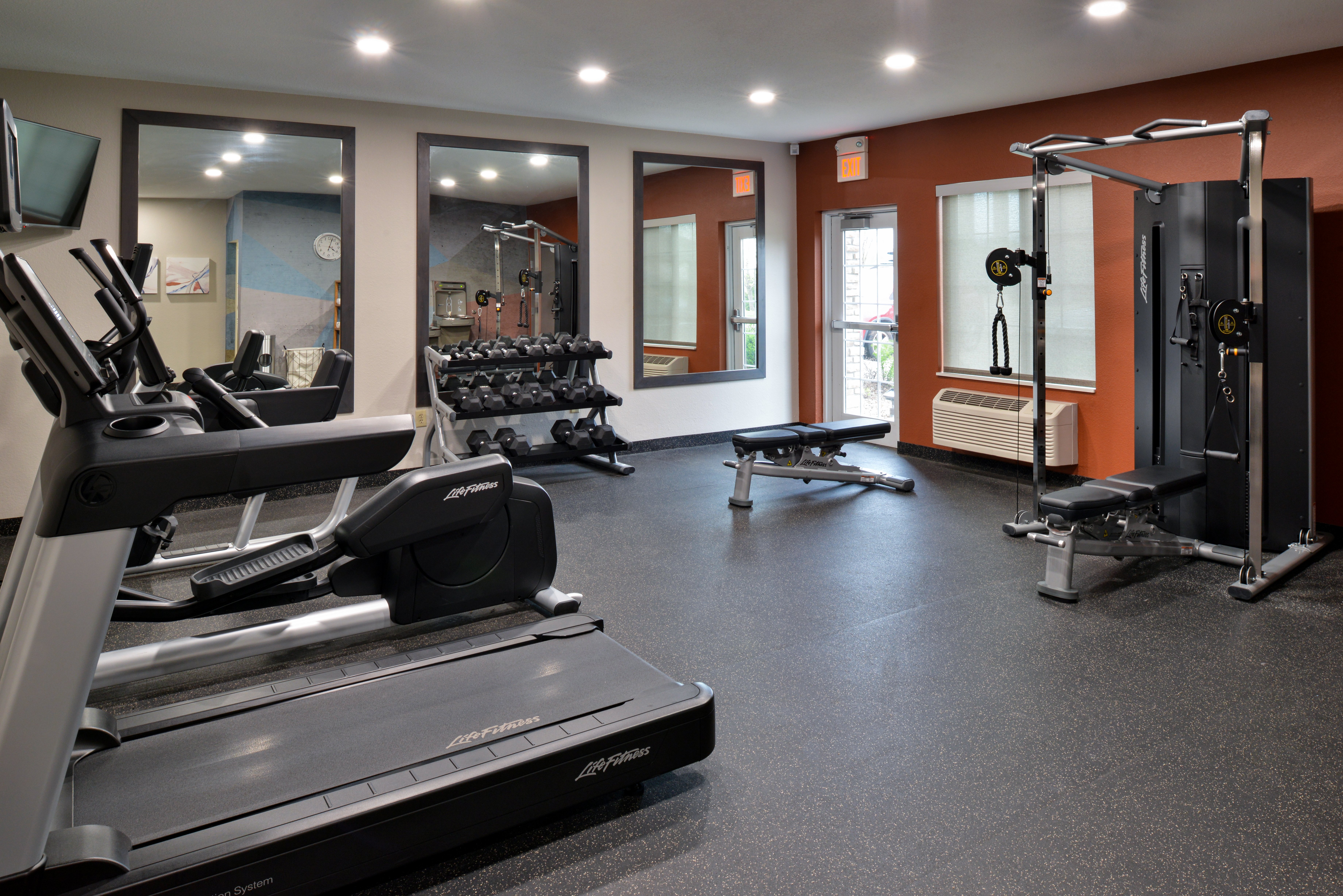 Candlewood Suites St. Joseph 25/54
