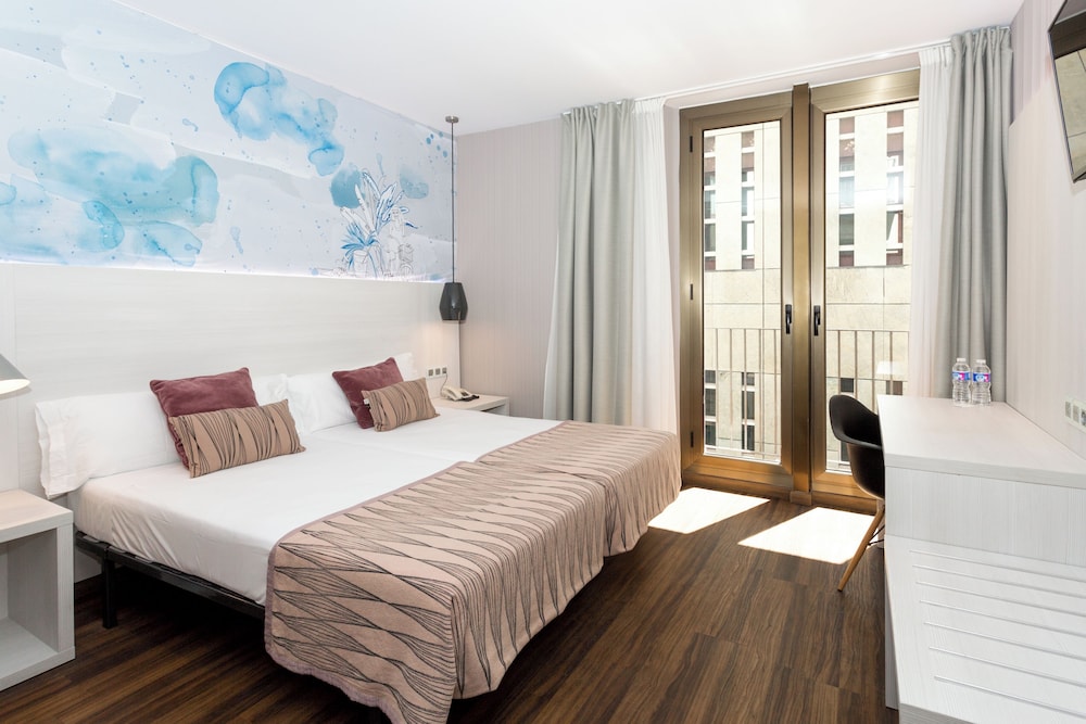Hostal Opera Ramblas 7/38