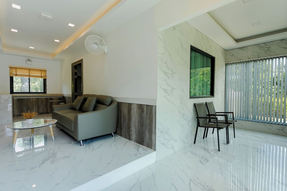 The Neenlawat Riverside 85/99