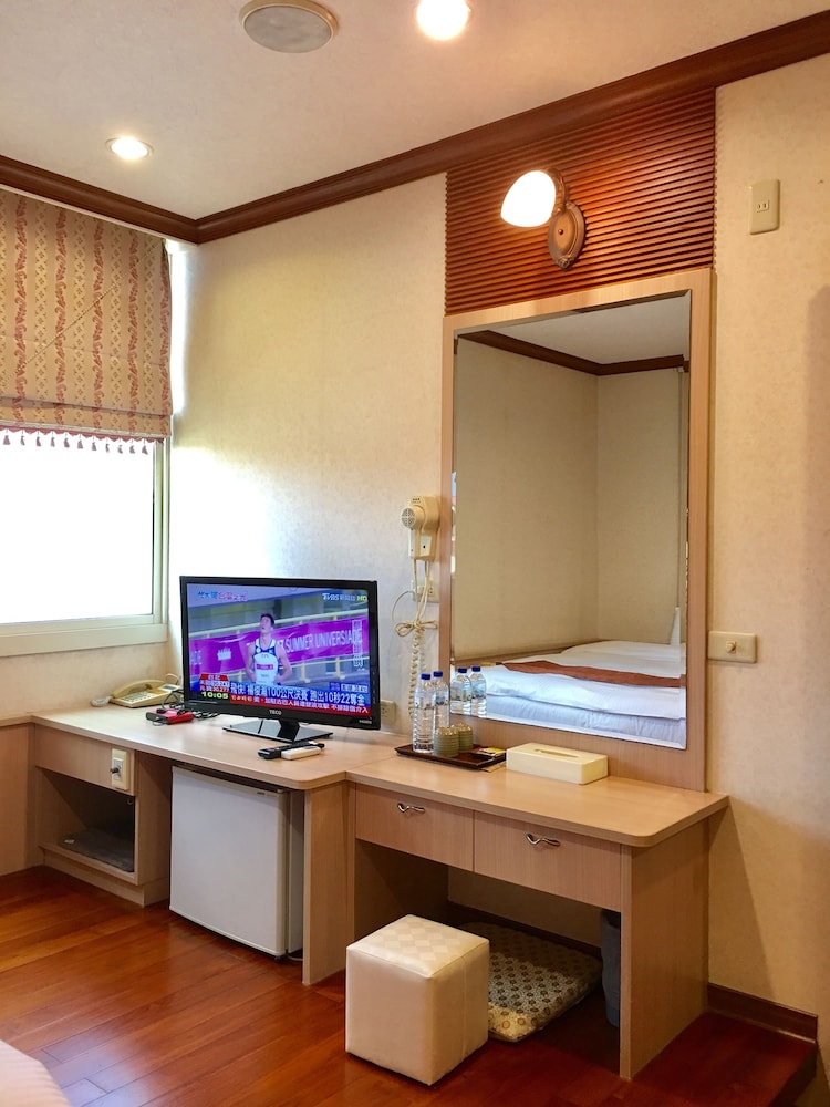 Xiu Shui Hotel 47/61