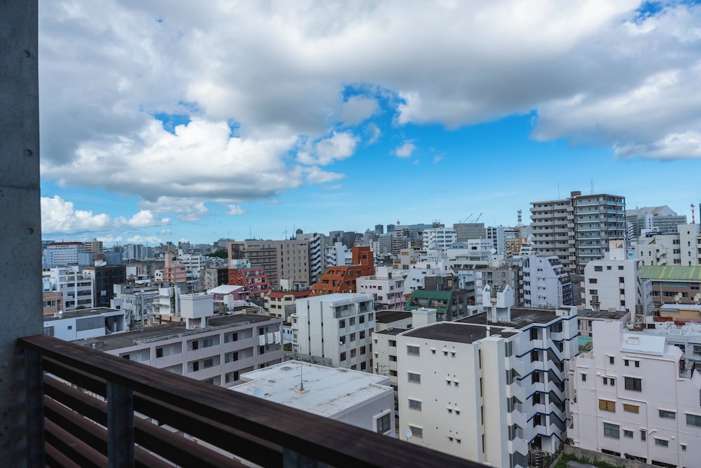Naha-West Inn 68/72