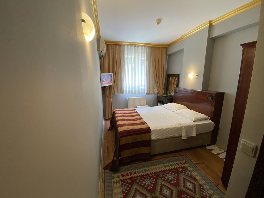 Mehmet Bey Hotel 11/70