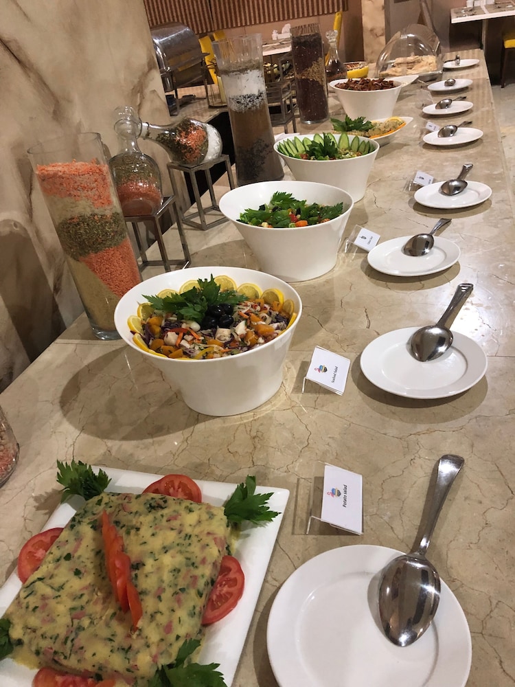 restaurant cafeteria