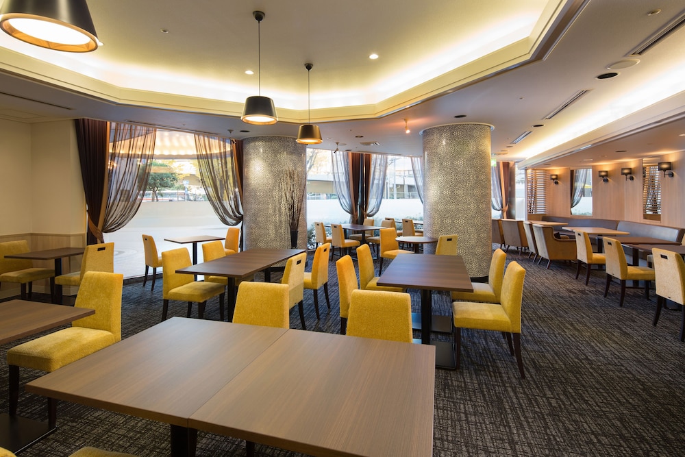 Shin Osaka Washington Hotel Plaza 46/52