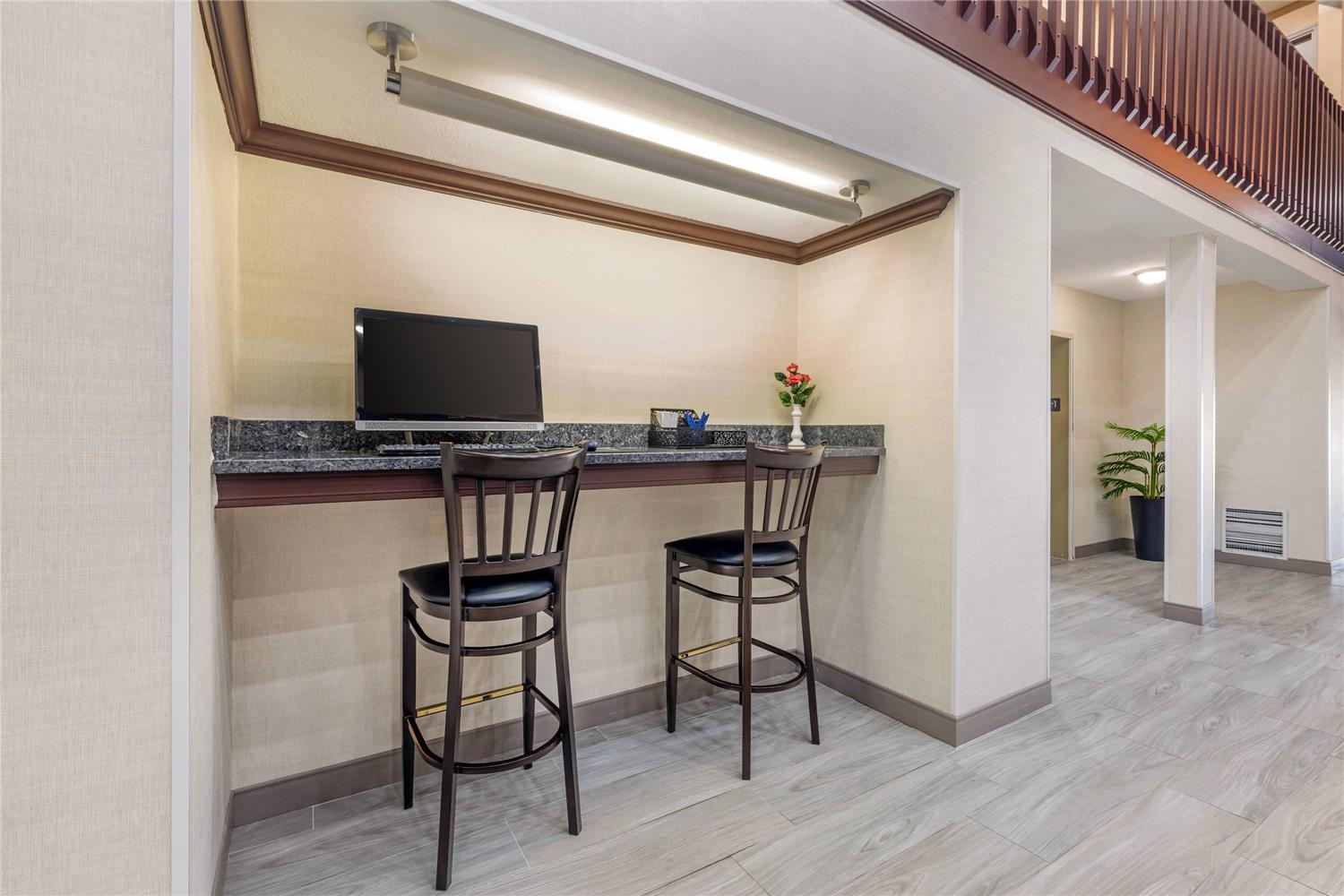 Comfort Inn Bourbonnais Near I-57 34/38