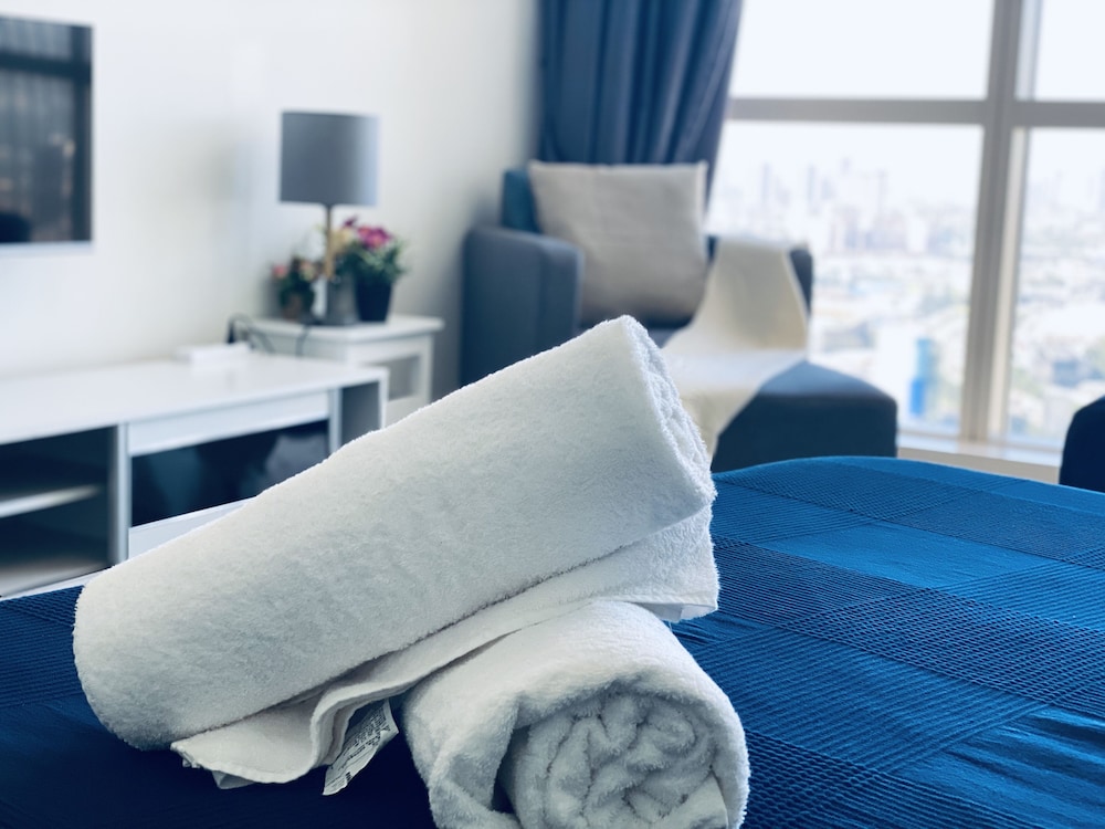 Chrisenbel Suites - Pinnacle Pj 32/37