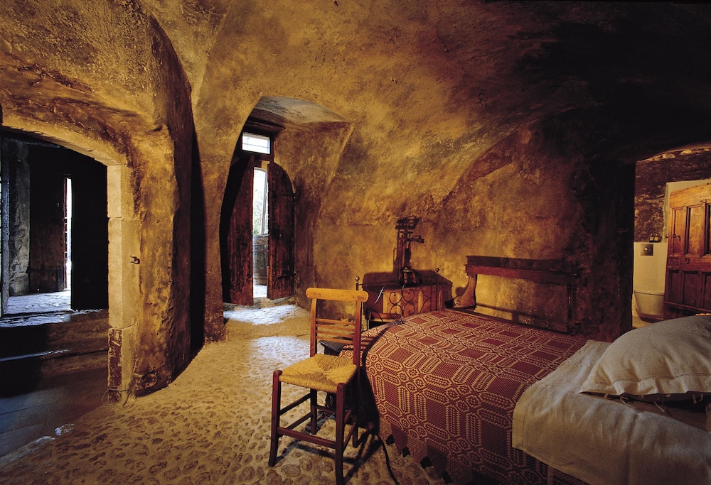 SEXTANTIO ALBERGO DIFFUSO 40/50