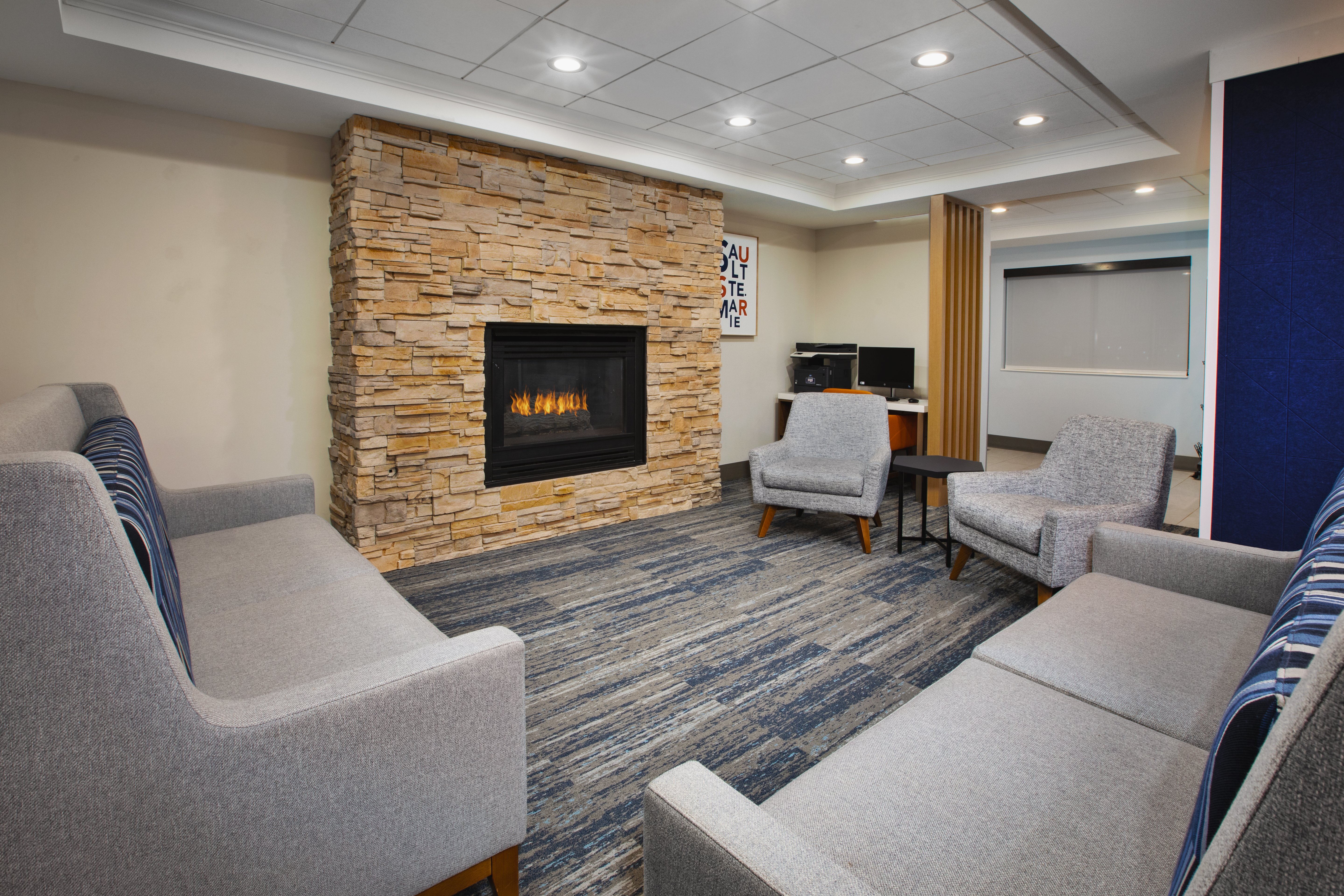 HOLIDAY INN EXPRESS SAULT STE MARIE 22/30