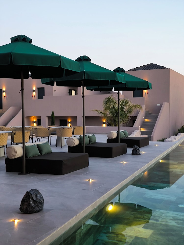 Tetra Resort and Spa 8/67