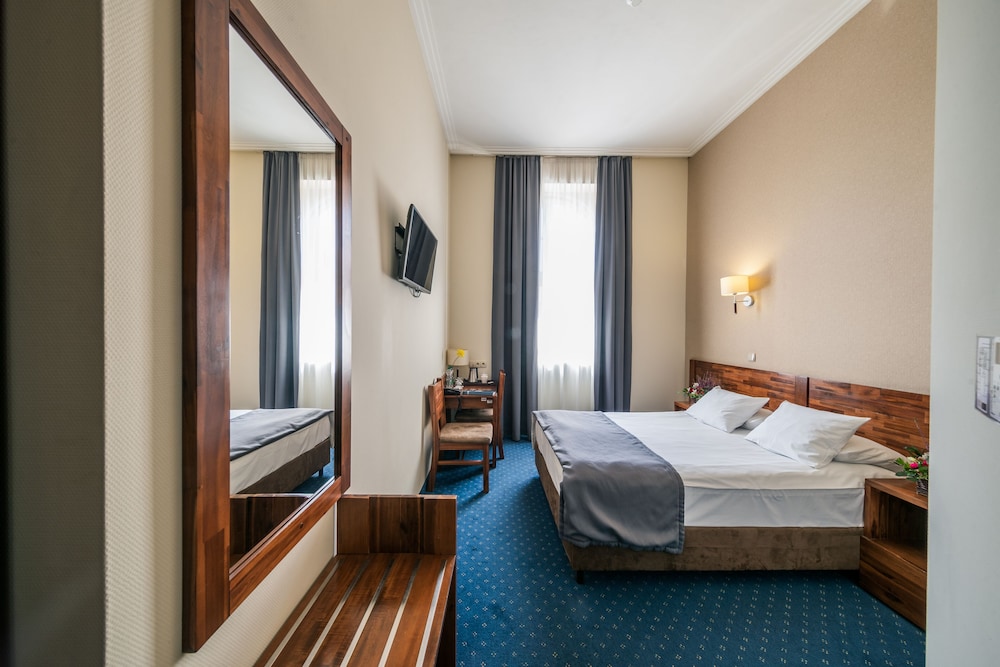 Hotel Piast 14/50