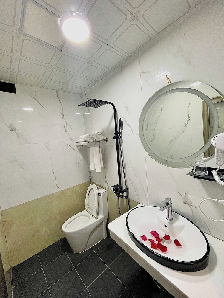 Nam Cuong X Hotel 49/50
