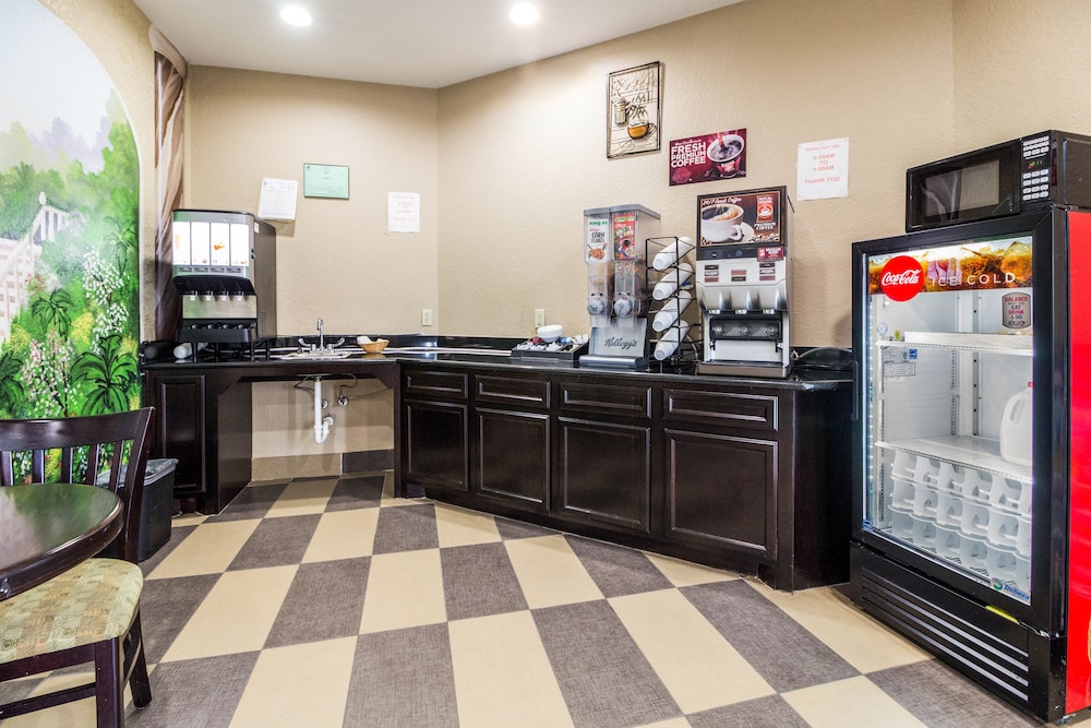 Scottish Inn Suites Baytown 5/32