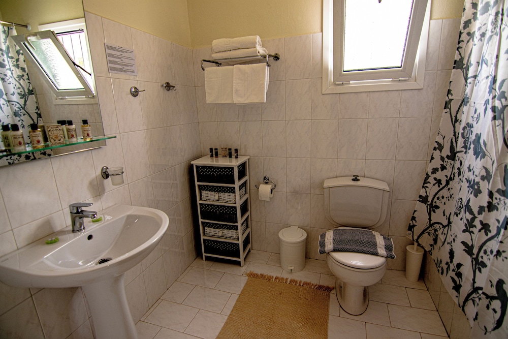CASTRI VILLAGE HOTEL 46/50