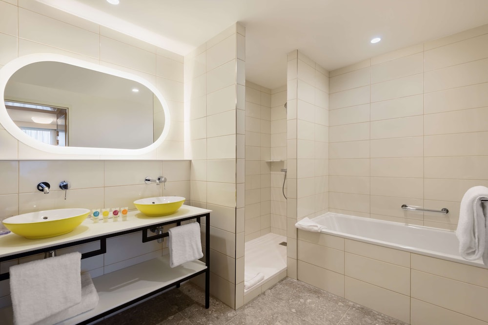 Hyatt Place Paris Charles De Gaulle Airport 26/28