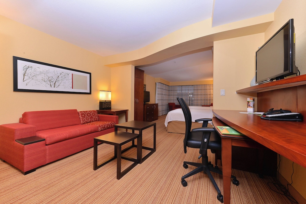 Courtyard Mt Holly Westampton 29/49