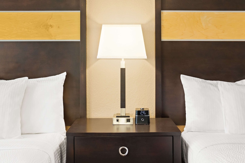 La Quinta Inn & Suites by Wyndham Richmond-Midlothian 16/36
