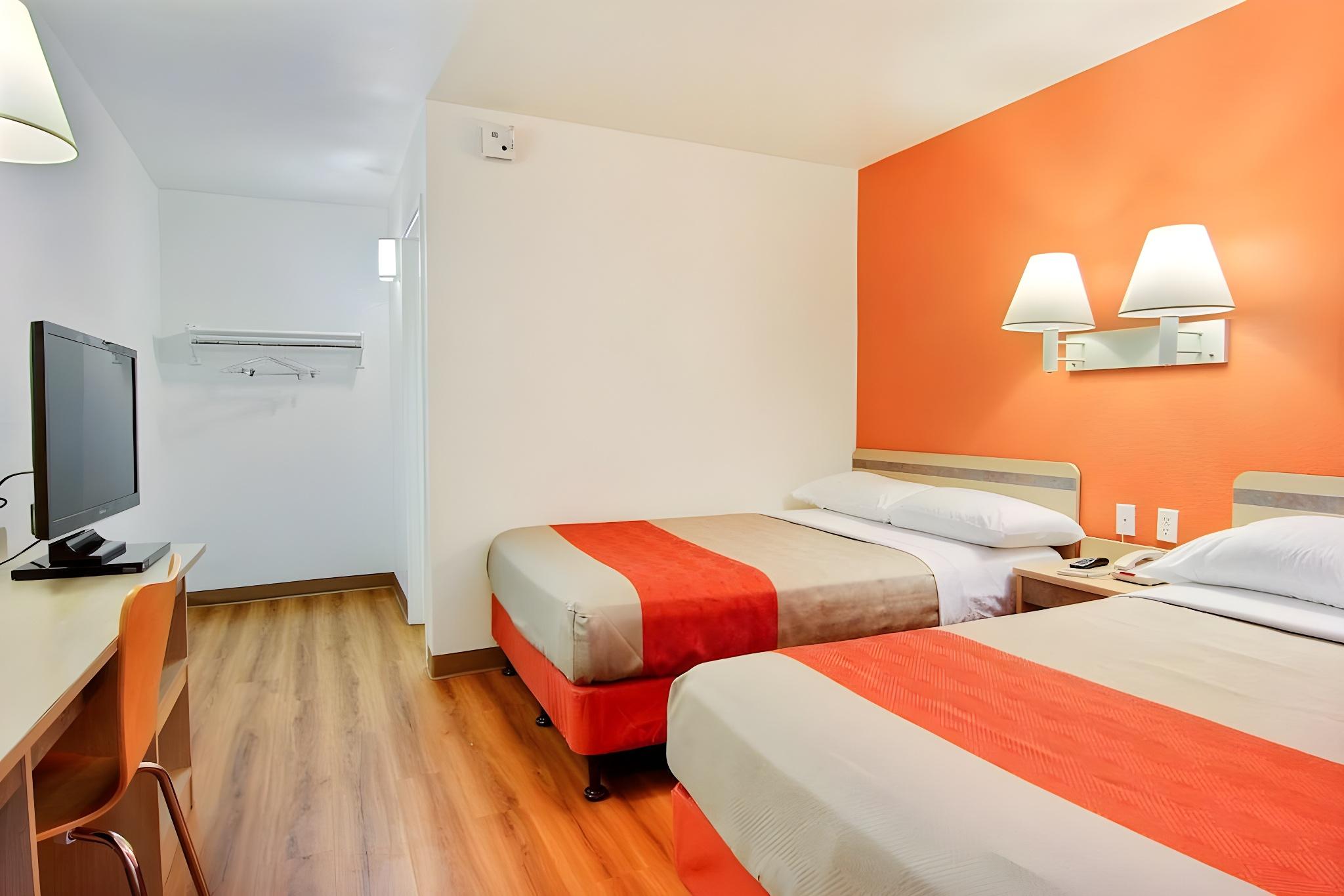 2 Full Beds