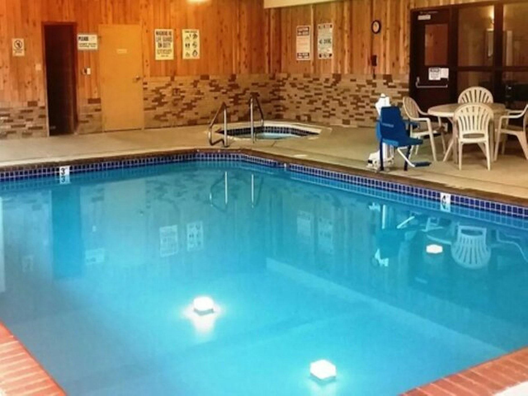 Ashley Inn of Tillamook 16/26