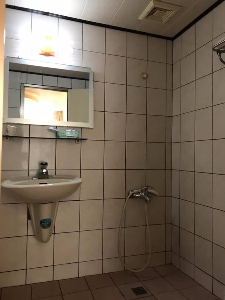 Minren Hotel 25/26