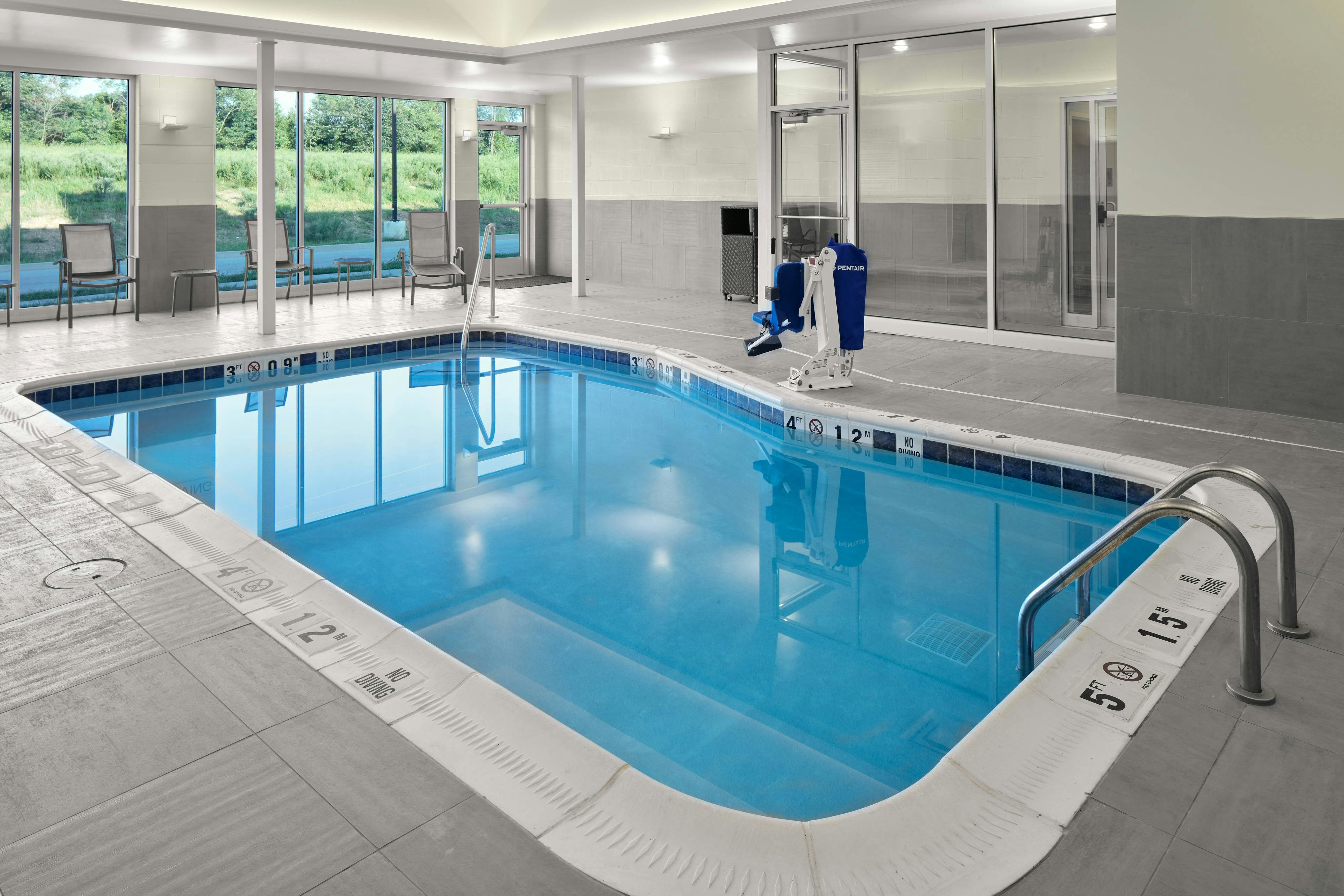 Fairfield Inn & Suites by Marriott Louisville New Albany IN 4/12