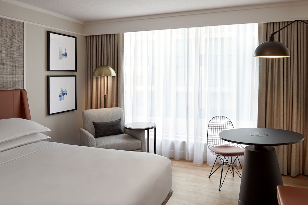 Sheraton Gateway Hotel in Toronto International Airport 6/30