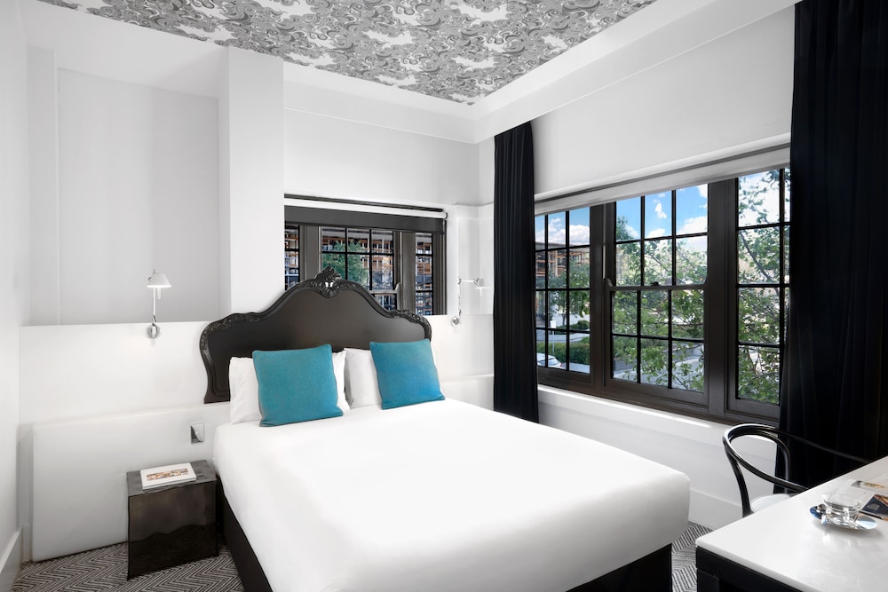 Peppers Gallery Hotel 25/77