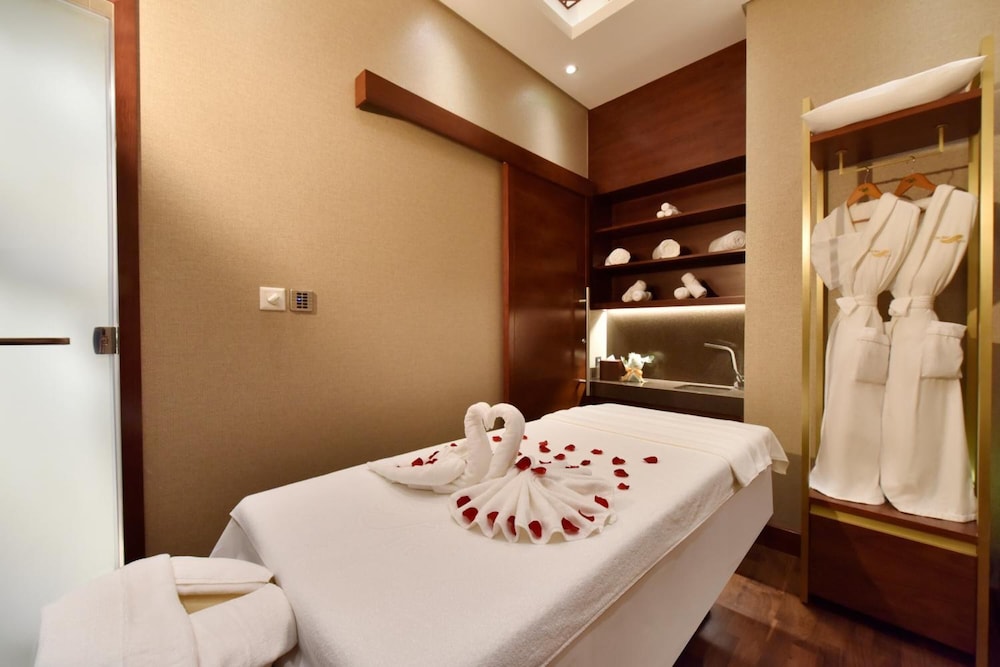 Bahrain Airport Hotel - Airside 39/58