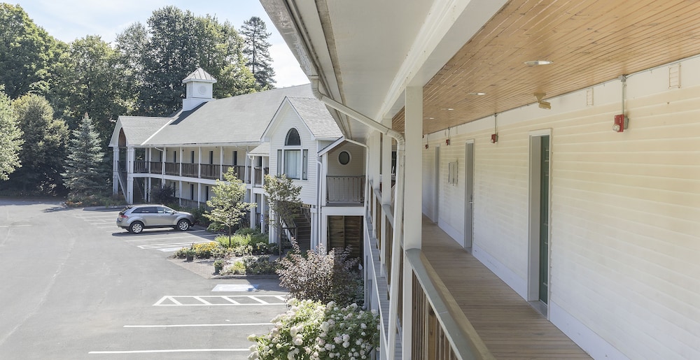 Fairbanks Inn 28/33