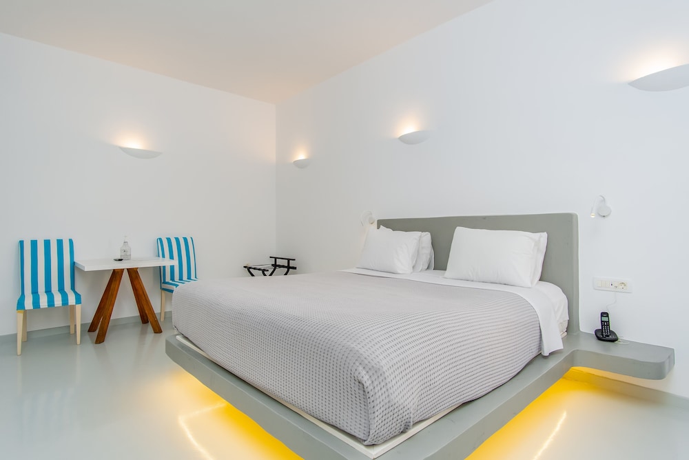 Central Fira Hotel 34/62