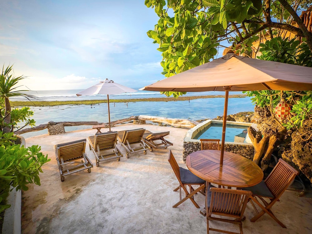 Rock 'N Reef Hotel 35/66