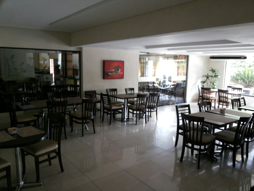 Internacional Hotel 31/35