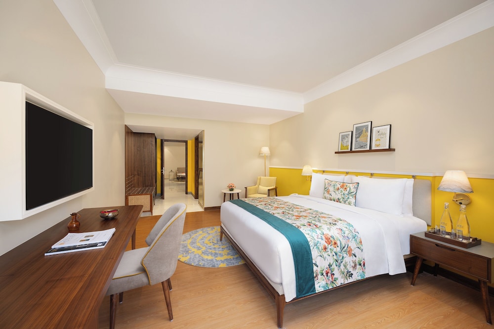 KIDS SUITE, ROYAL, DELUXE, 1 QUEEN AND 2 BUNK BEDS