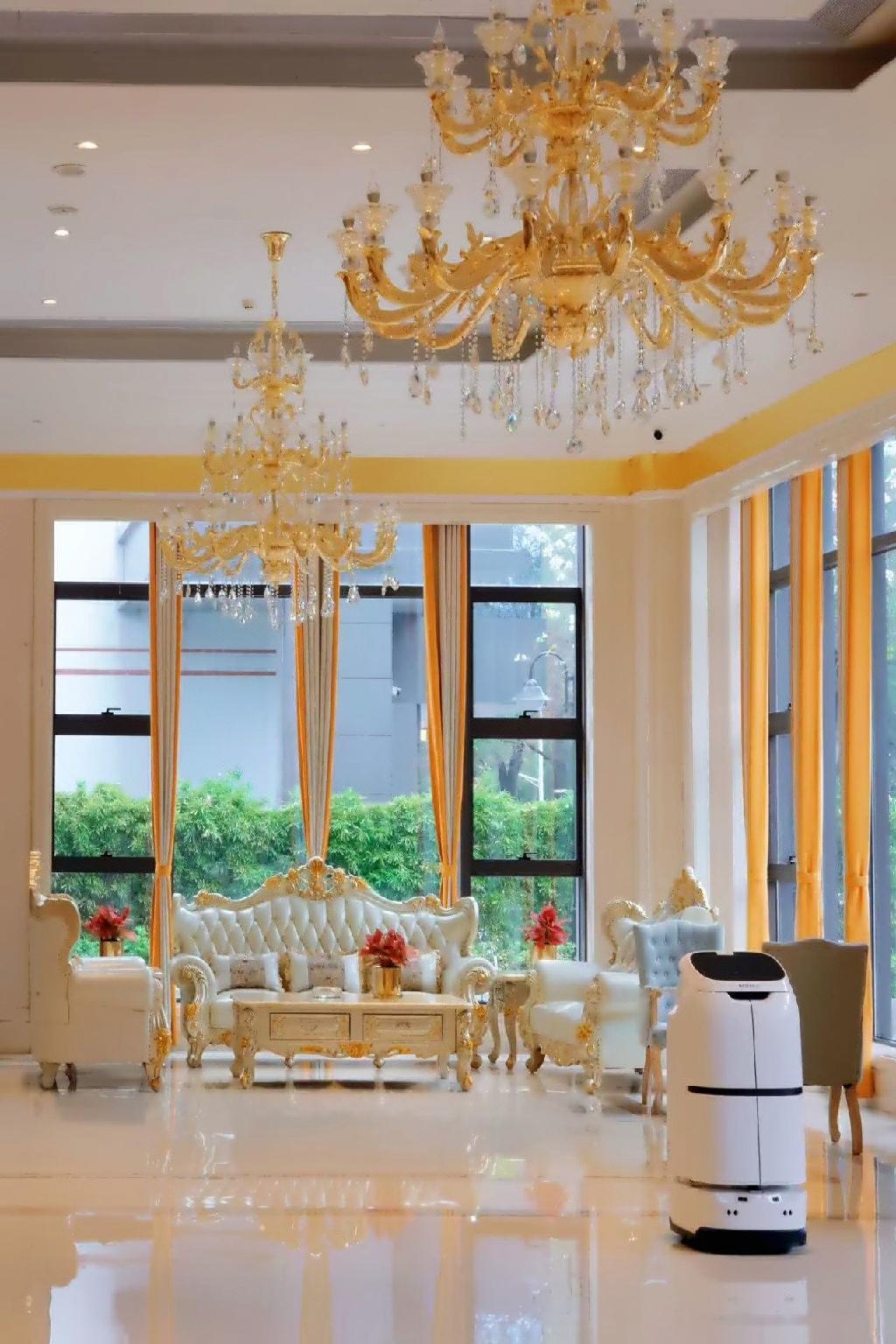 Vienna International Hotel (Zhongshan Lihe Plaza Xingzhong Road Store) 49/58