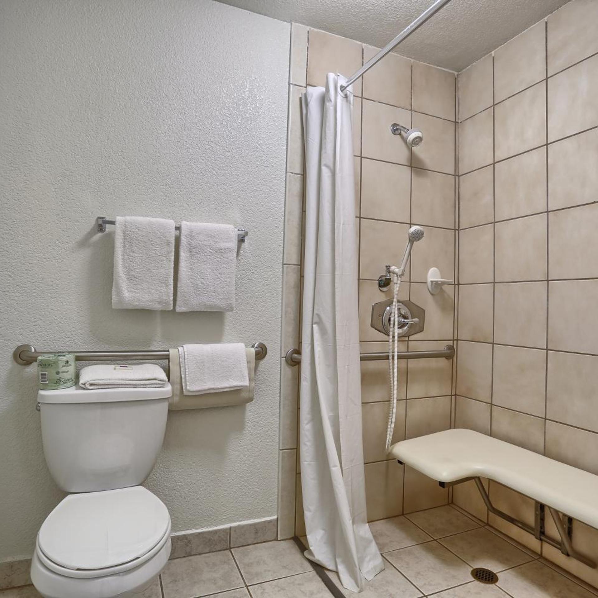Cathedral Hill Hotel 38/43