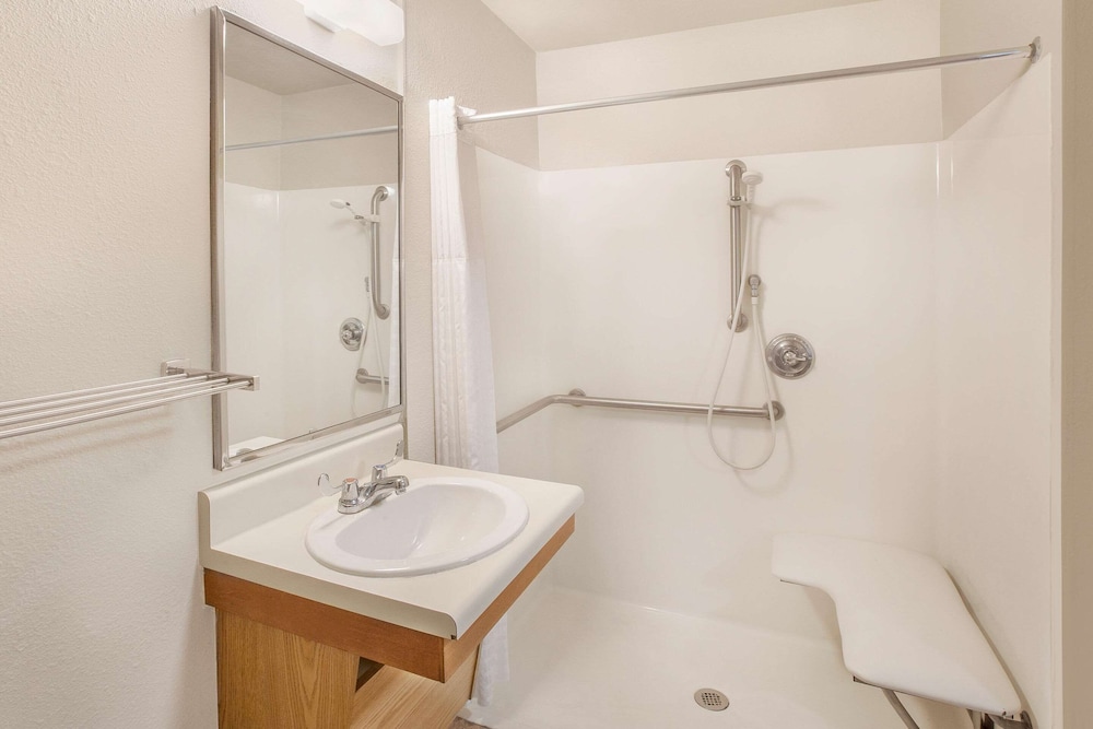 WoodSpring Suites Waco near University 23/25