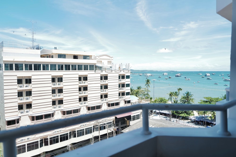 Hermann Hotel Pattaya 3/45