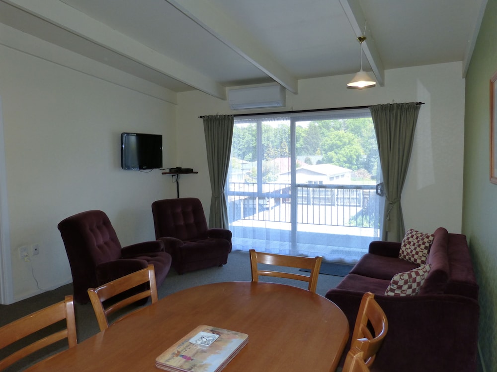 Spa Lodge Motel 30/49