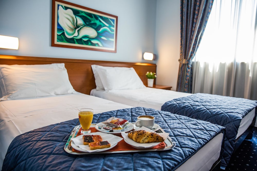 HOTEL GLIS 34/64