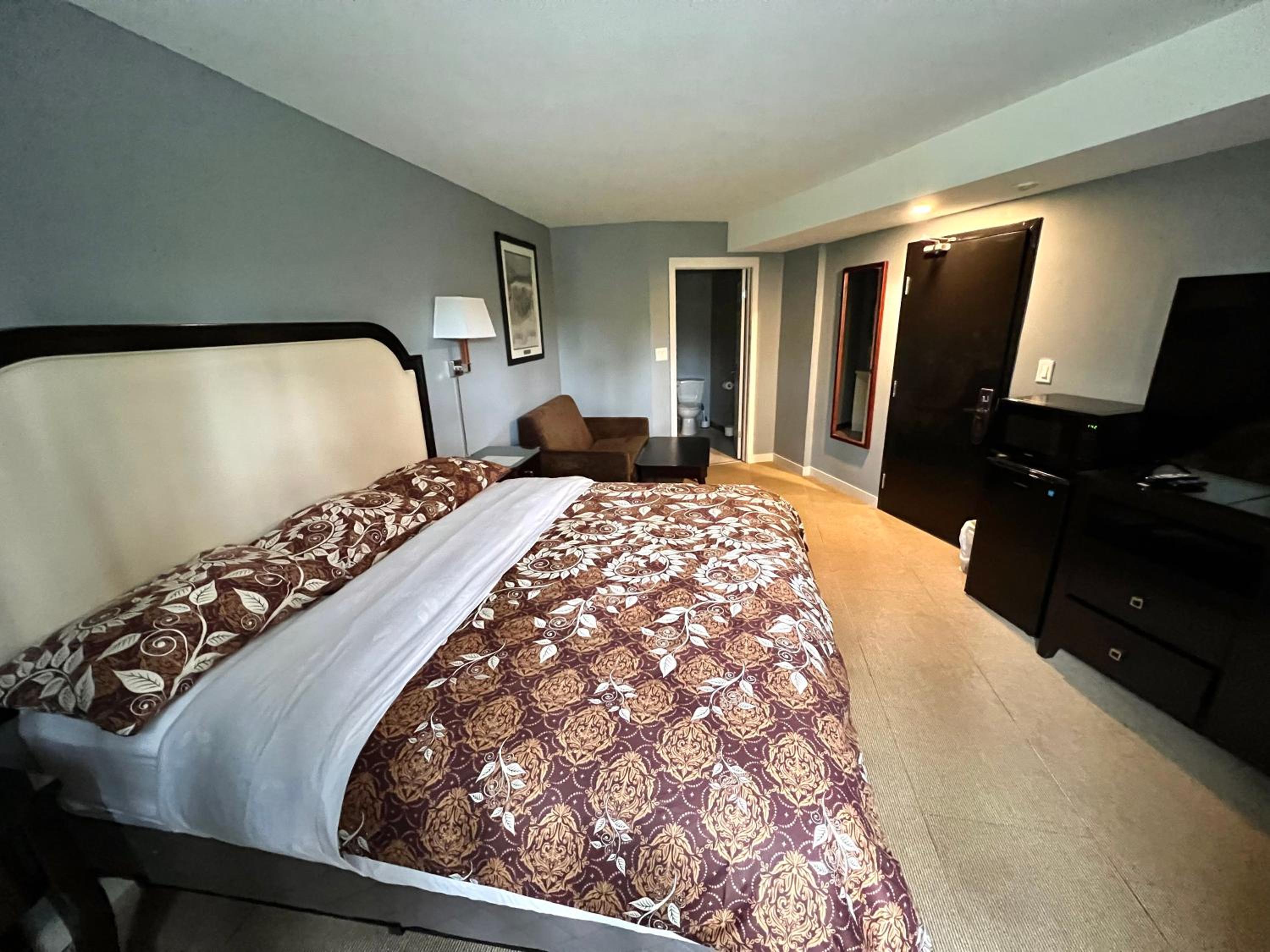 HWY 17 Hotel 15/50