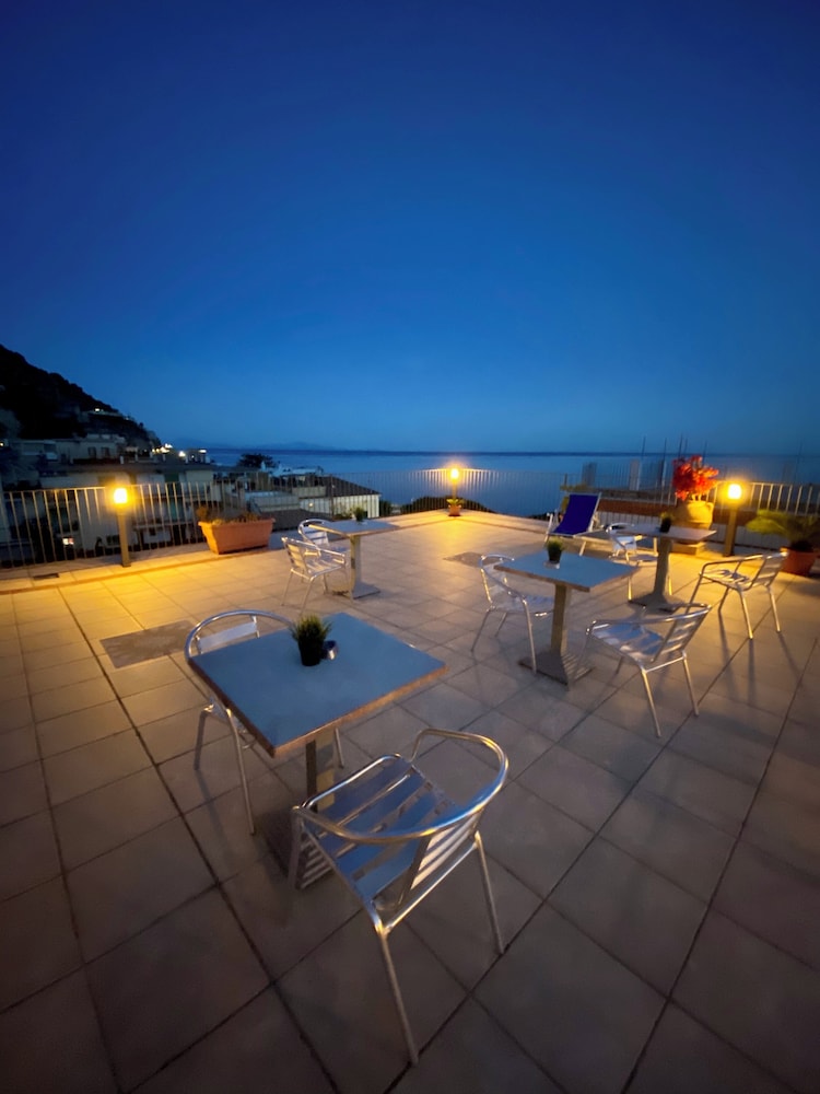 Albergo Riviera 38/46